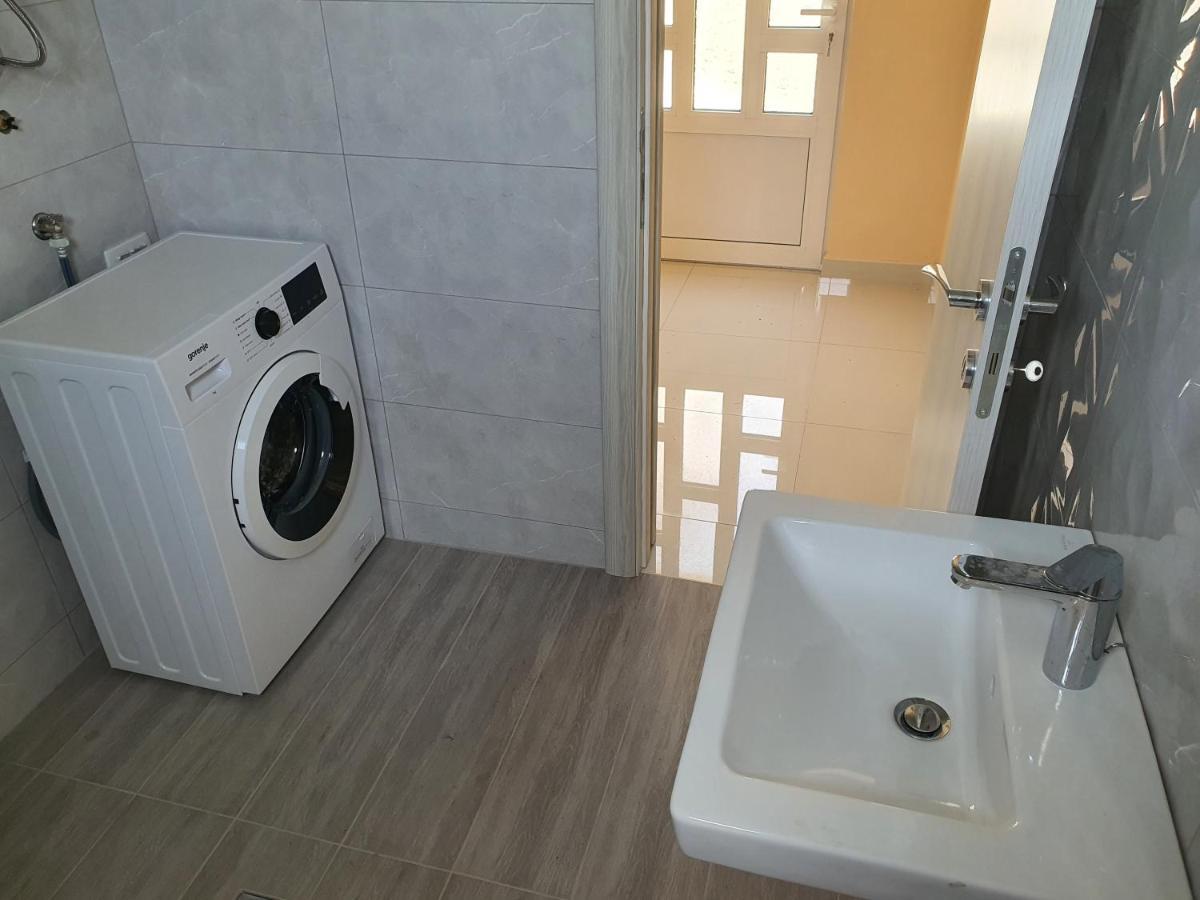 Apartman Tolosi Podgorica Buitenkant foto