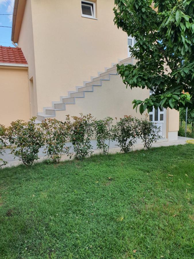 Apartman Tolosi Podgorica Buitenkant foto