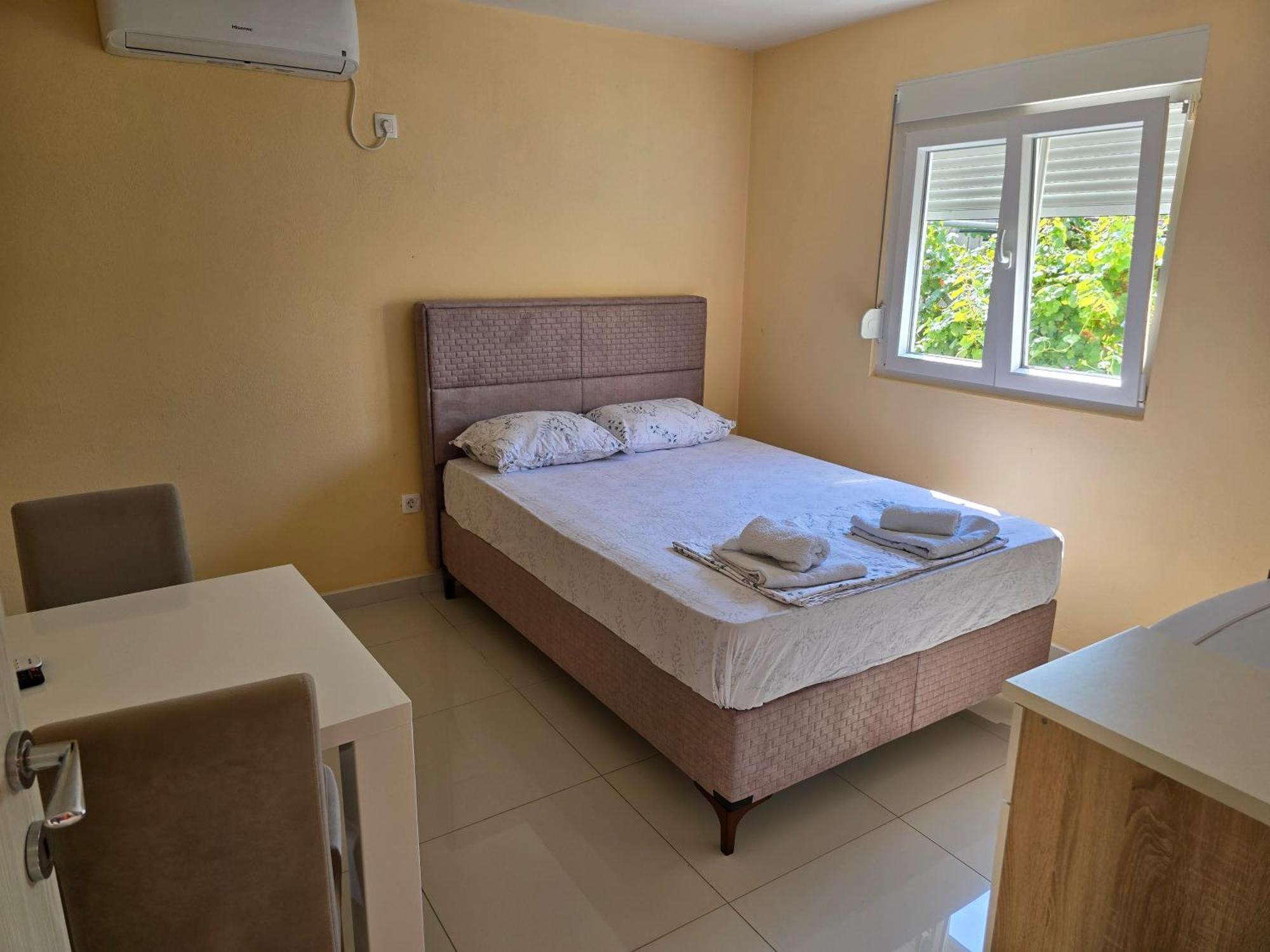 Apartman Tolosi Podgorica Buitenkant foto
